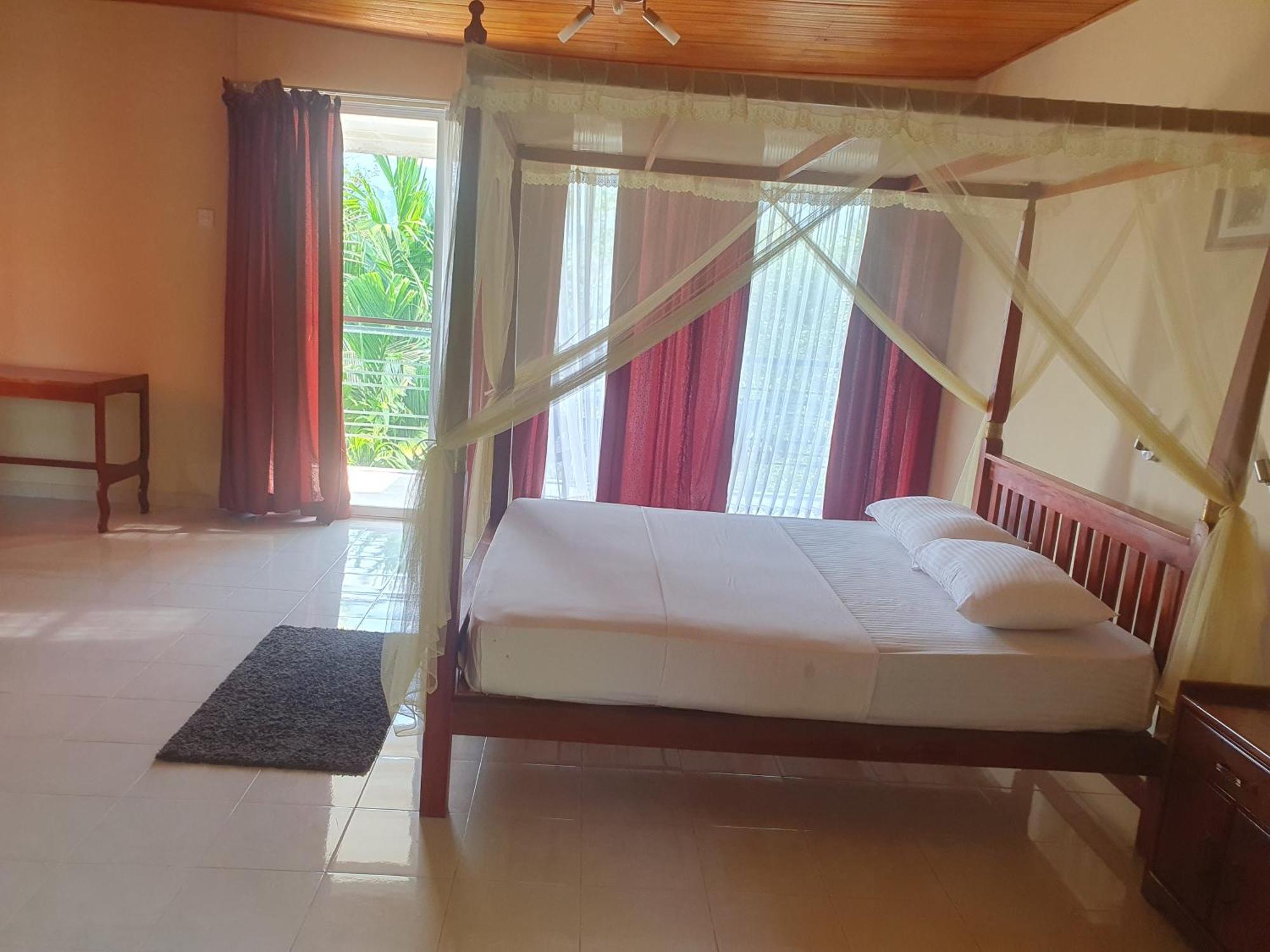 Rainforest Lodge, Deniyaya Singheraja Ruang foto