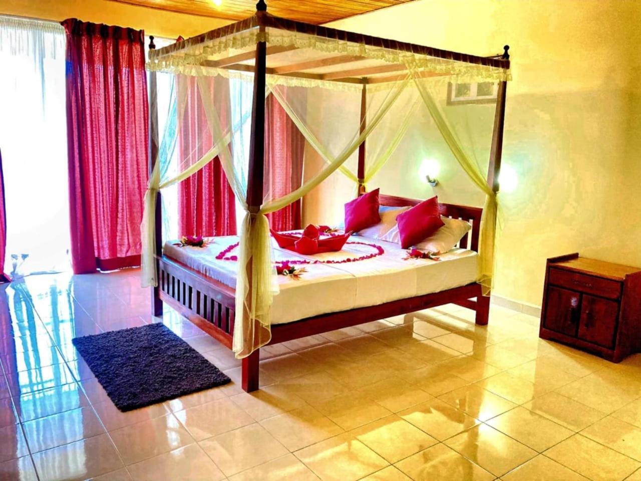 Rainforest Lodge, Deniyaya Singheraja Bagian luar foto