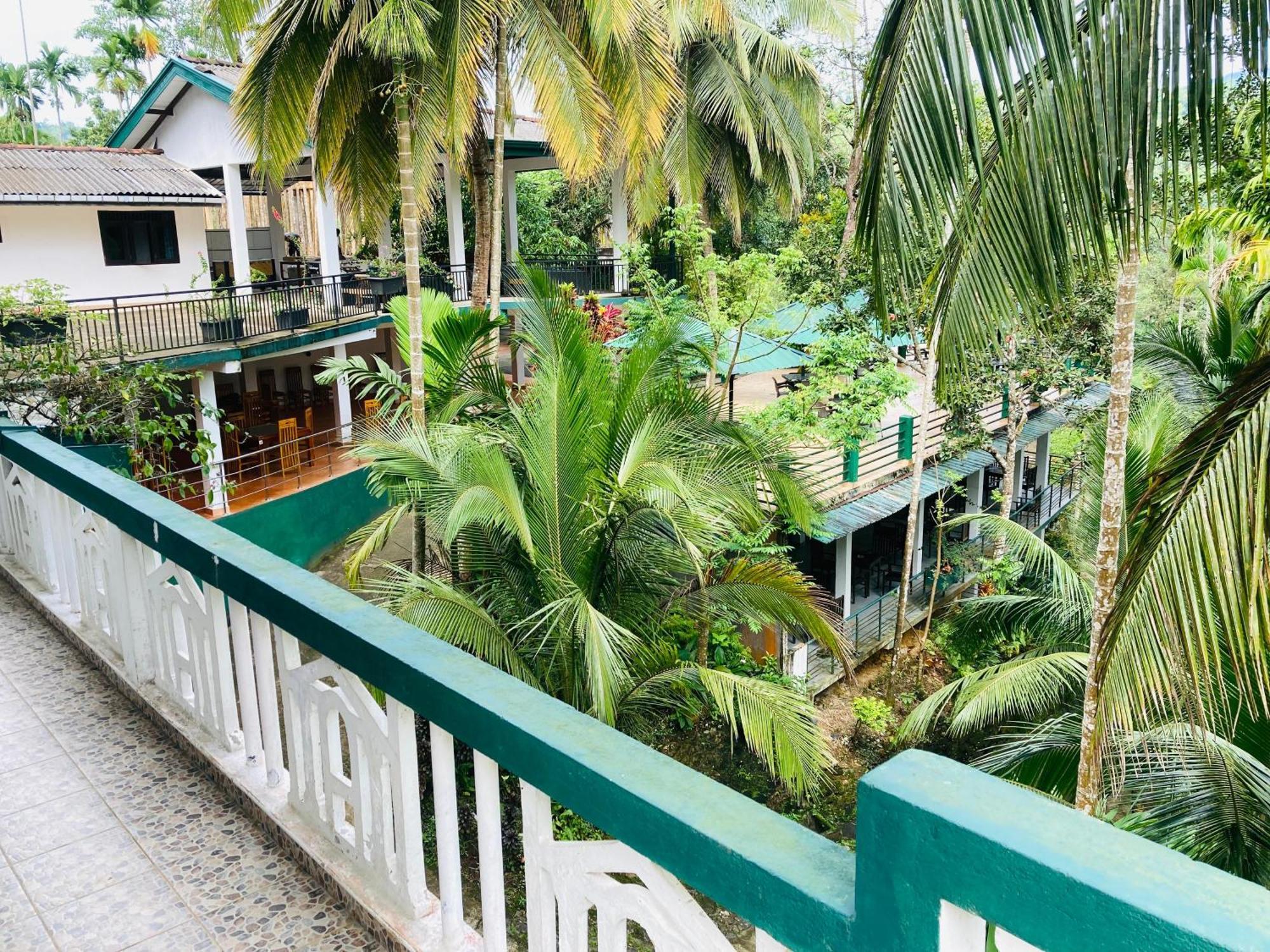 Rainforest Lodge, Deniyaya Singheraja Bagian luar foto