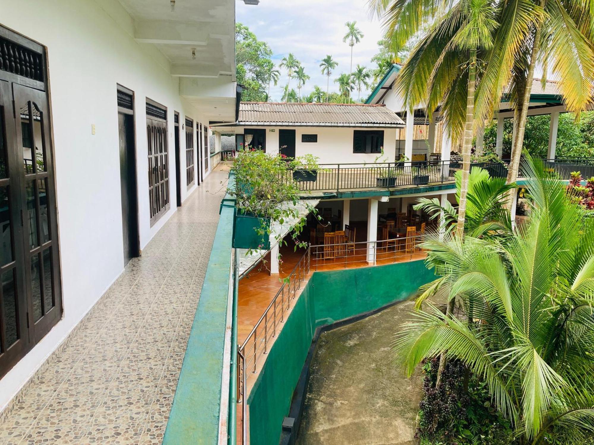 Rainforest Lodge, Deniyaya Singheraja Bagian luar foto